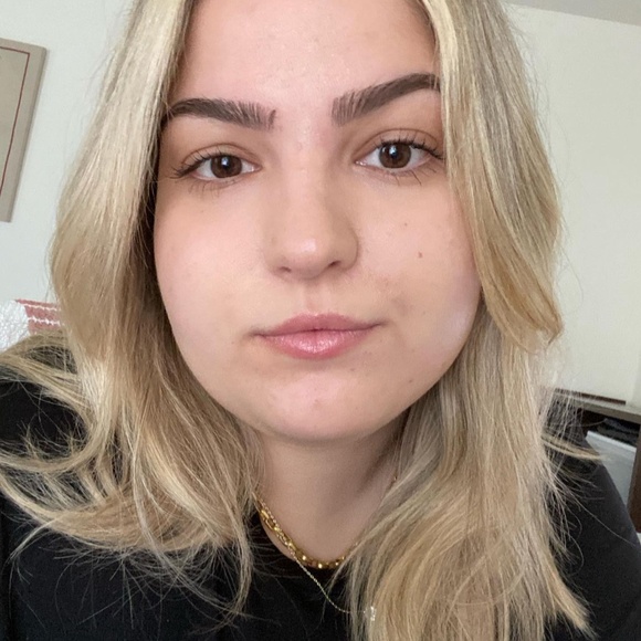 Meet your Posher, Abigail - Picture 1 of 1